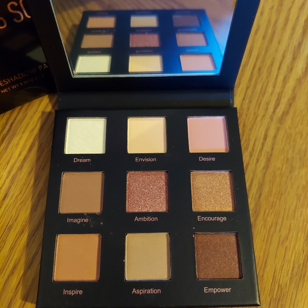 Real Her "DREAMS SO BIG" Eyeshadow Palette
